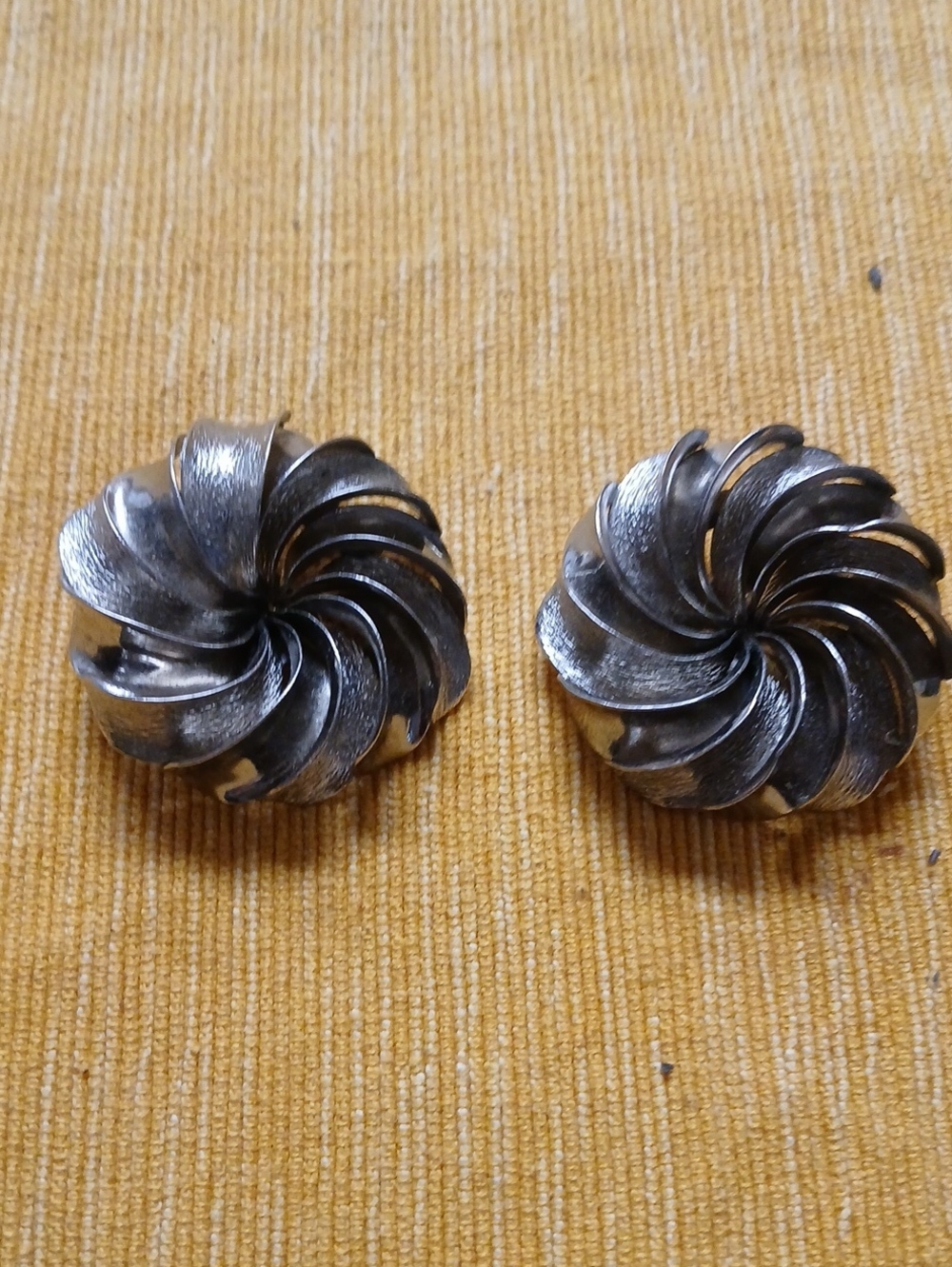 Vintage 1960's SIlvertone Clip-On Earrings